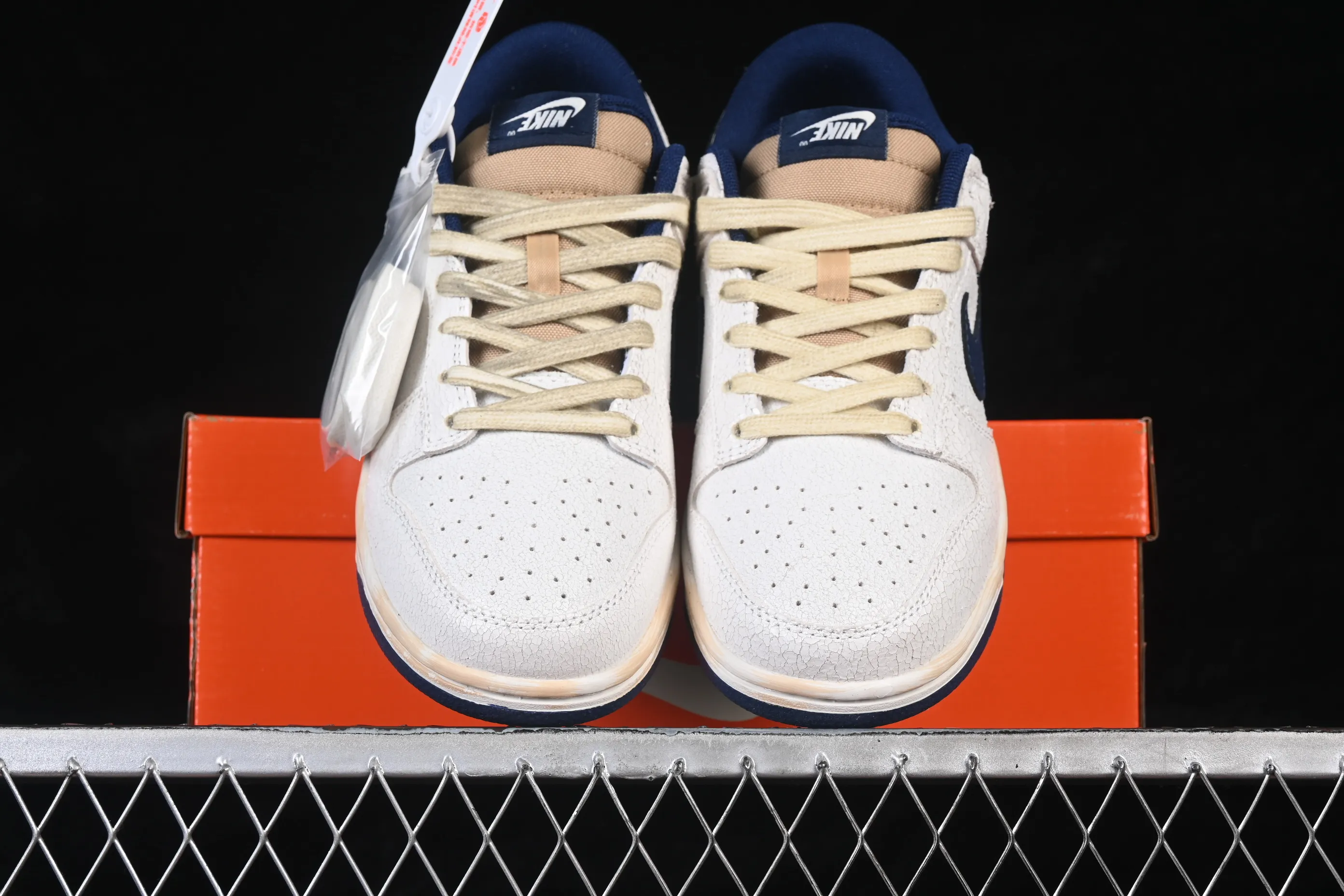 All Categories Nk SB Dunk Series Nk SB Dunk Low Low-top sneakers Stranger Things x Nike SB Dunk Low Stranger Things SB low-top casual sneakers IH6766-001